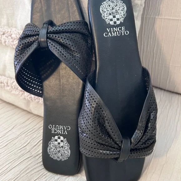 Vince Camuto Black Quilted Bow Sandals - size 8 (no box) - Picture 5 of 9